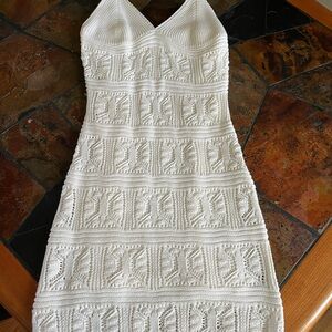 Olive & Oak White Sheath Dress V-Neck Sleeveless